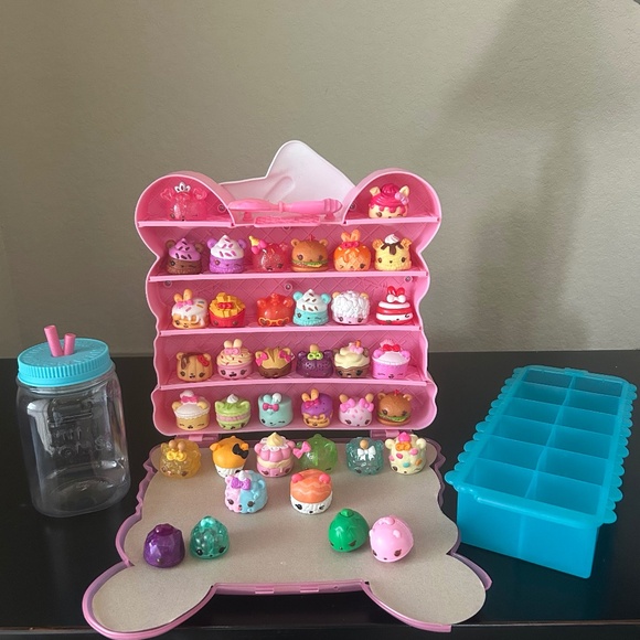 Num Noms Cupcake Case with extras - Picture 1 of 15